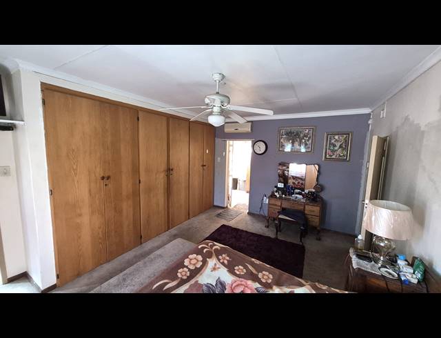 4 BEDROOM FREESTANDING FOR SALE IN HOEVELD PARK